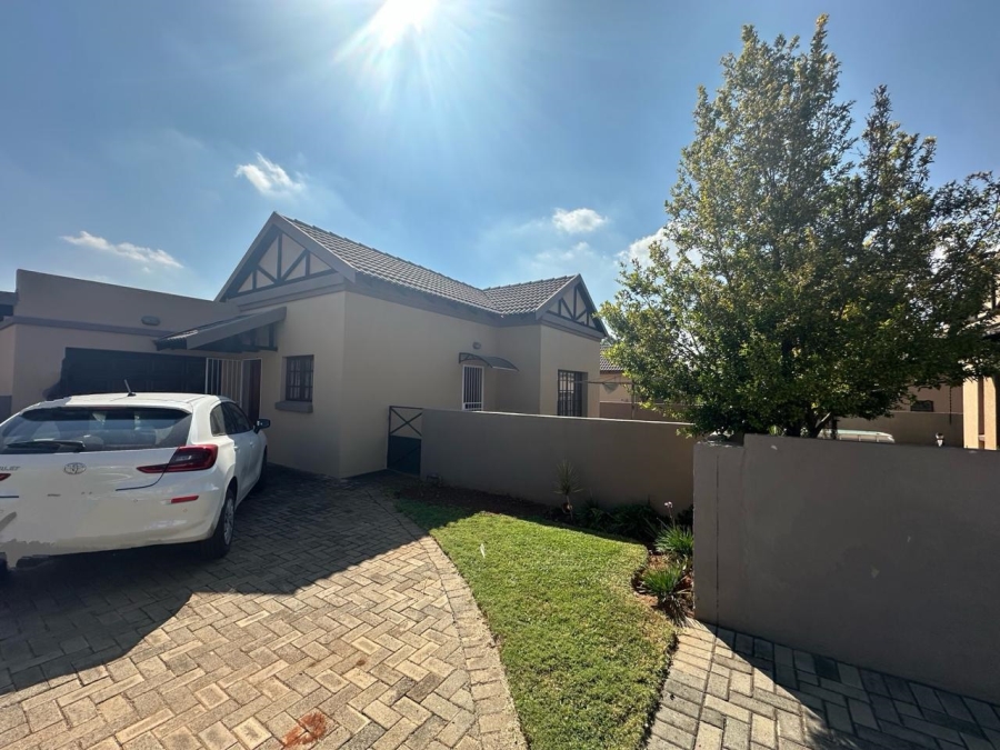 2 Bedroom Property for Sale in Waterval East North West